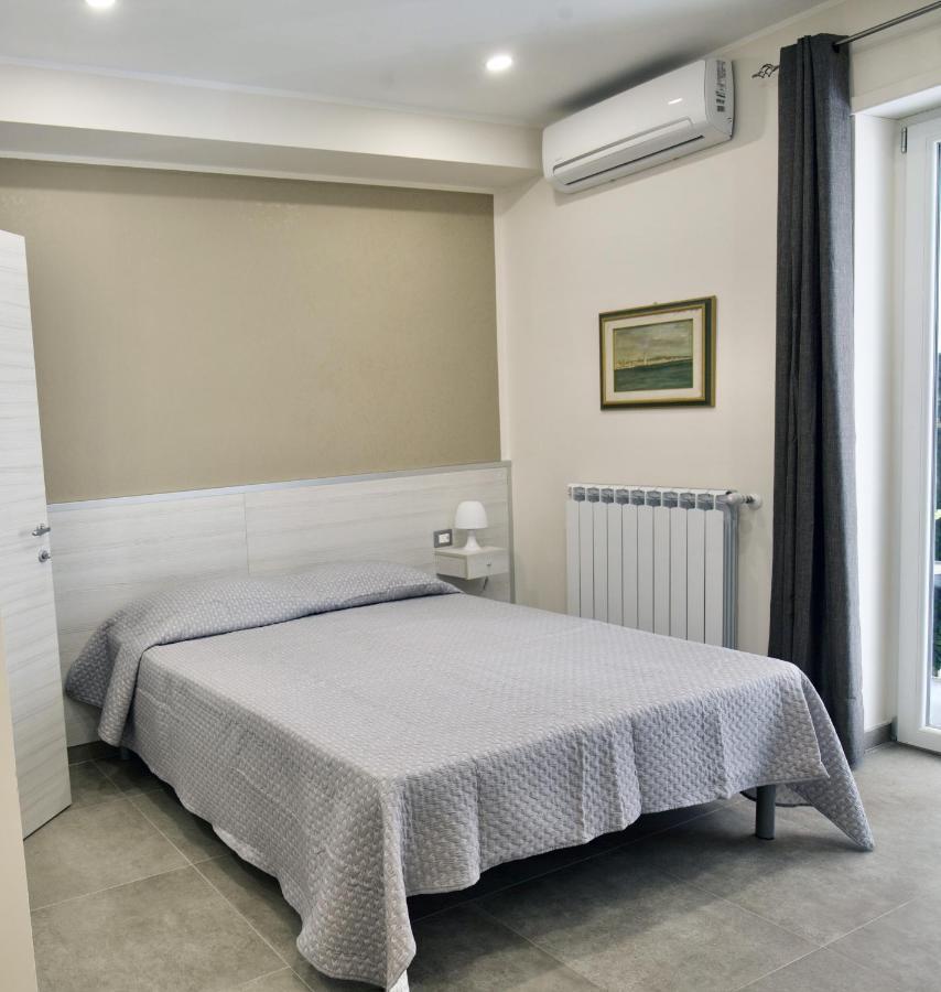 Six Rooms Napoli Exterior foto